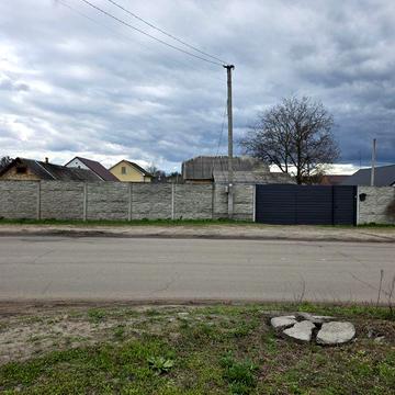 Продам  пів будинку