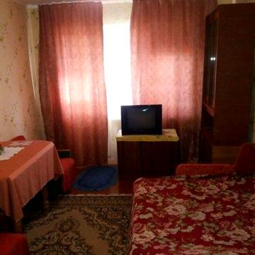 1 Таврический Покрышева Аренда Квартиры
Несколько спальных диванов,
Всё необходимое есть, постельное, посуда, бойлер, стиральная м