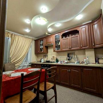 Продаётся  3-х комнатная квартира с мебелью и техникой в Обухове.