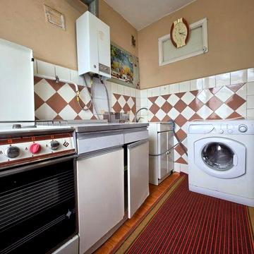 Оренда 1 кімнатної, НЕБЕСНОЇ СОТНІ (ТЦ ФОРМАРКЕТ, ПРИВАТБАНК), МЕБЛІ та ТЕХНІКА, є балкон, вільна