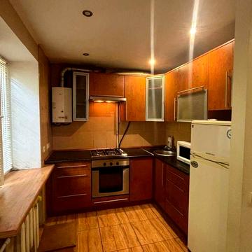 здам 2к квартиру на Незалежності(Тітова)