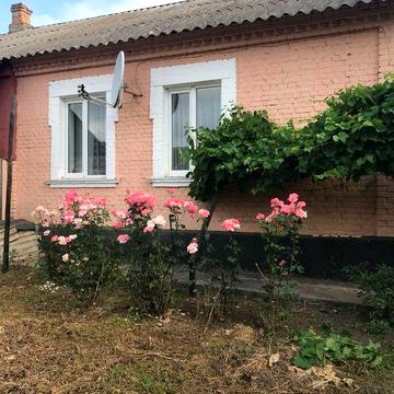 Дом с участком земли 6 соток.Документы в порядке.