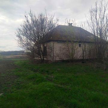 Продам будинок в тихому місці з магазином