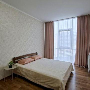 Сдам приємну  1-кімнатну квартиру без комісії  в новобудові на Таїрова