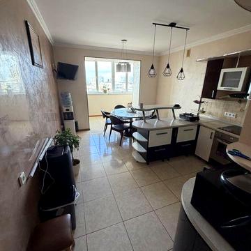 Сдам 3ую квартиру Таирова,Тополевая 26.Новострой