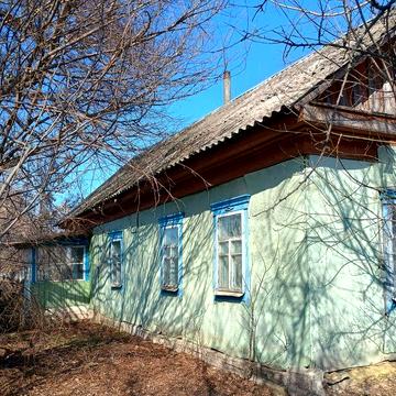 Продаж житловий будинок садибного типу з господарськими будівлями і спорудами та земельною ділянкою, м.Мена Чернігівської області.