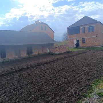 Будинок з городом