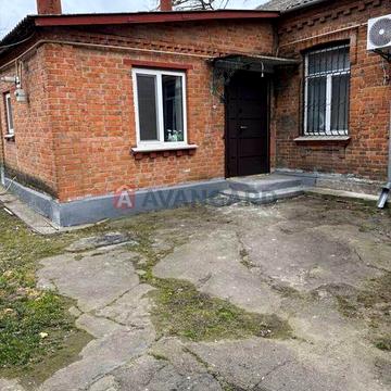 Частина будинку на Старому місті готова до продажу