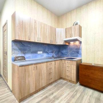 Сдам хорошую смарт квартиру (гостинку) с ремонтом возле конного рынка.