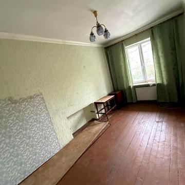 Продається квартира з автономним опаленням.Другий поверх