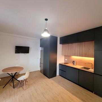 Нагірна вул., 16