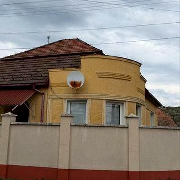 Продається будинок в Бене