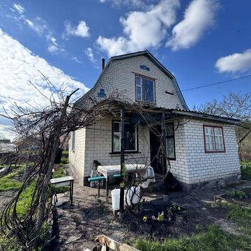 Продаж дачного будинку біля лісу та річки