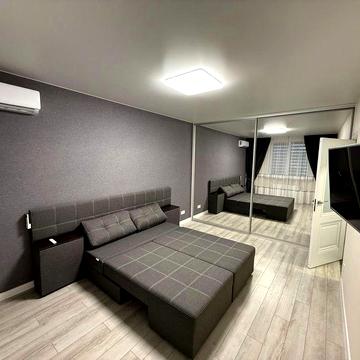 Здається в оренду 1-кімнатна квартира, Машинобудівників, 27