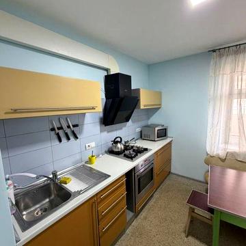 Оренда 2 к.51м2 є газ. Після косметичного ремонту. Метро Шулявська, Індустріальний, НАУ