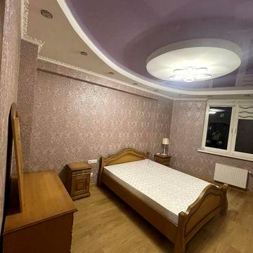 Оренда 2к квартири, метро Житомирська, 86 м², балкон