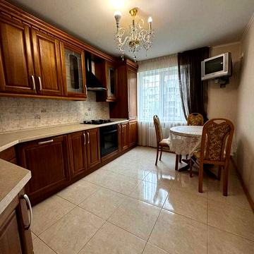 Тополина вул., 14/1