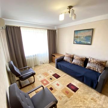 Велика Васильківська вул. (Червоноармійська), 102