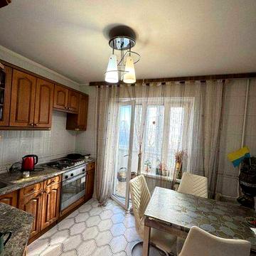 Оренда 2к роздільна м Деміївська вул Феодосійська 8 !