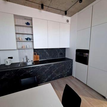 Затишна квартира в клубному домі (довгостроково)