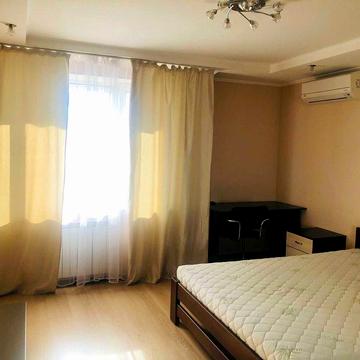 Здам 1-но кімнатну в центрі. вул. Антоновича, 158, поруч метро.