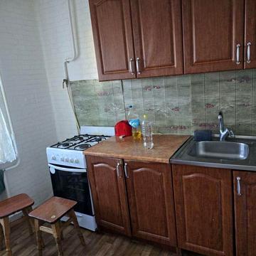 2к квартира на Замостянській, вільно