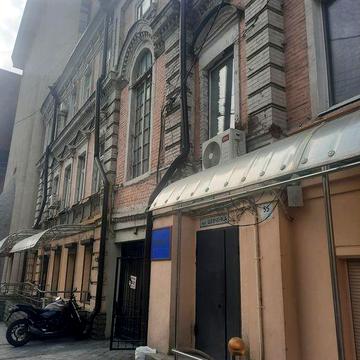 3к квартиру в центре 80м2. Можно под офис