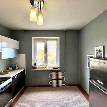 Продам 1кім р-н 12-школа.