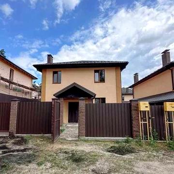 НОВИЙ ГОТОВИЙ БУДИНОК у лісовій частині Ірпеня . Є підвал і газ