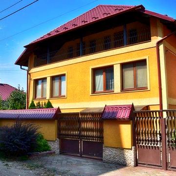 Будинок Берегово, сам заробляє на себе