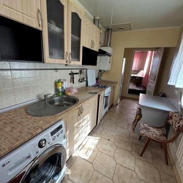 Оренда частини 3-кімнатного будинку в Центрі з гаражем