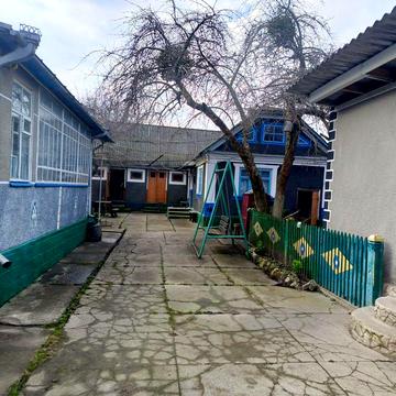 Продам будинок смт. Закупне. Ціна договірна.