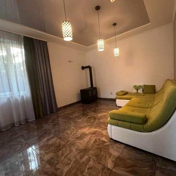 Здам будинок з гаражем