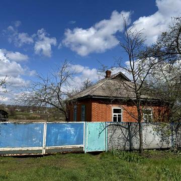 Продам цегляний будинок