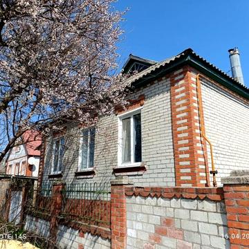 Продам добротний будинок з комунікаціями в Новопокровці