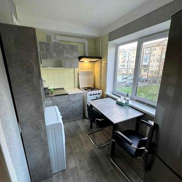 2 роздільна, Воскресенка Остафія Дашкeвича, Газ, 2 поверх