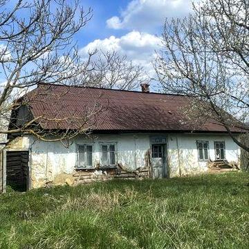 Старий будинок під розбір