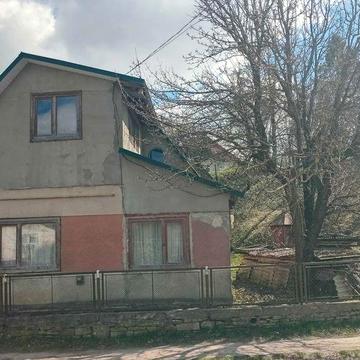 Домоволодіння у Карпатах (Закарпатська обл.)