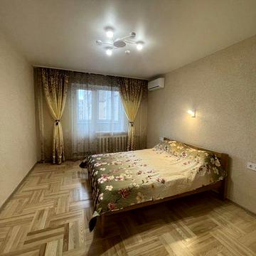 Оренда 3 кімн. квартири метро Харківська