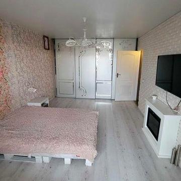 Своя 1-кімнатна квартира Червоний Камінь, Комунар