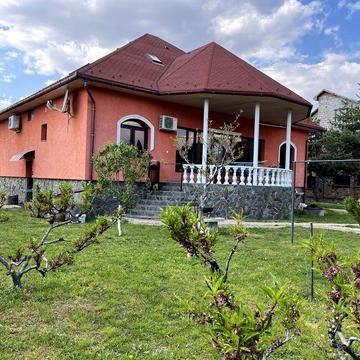 Продам будинок 412 м2 приват ділянка 18 сот Берегово вул. Чігосуг 14