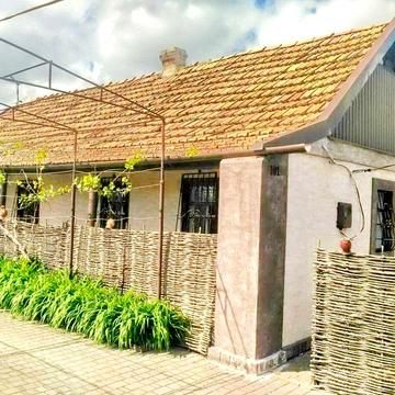 Хатинка в селі Криворізький район