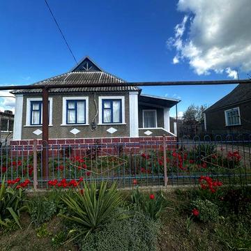 Будинок смт Широке , в районі лікарні