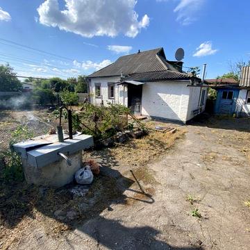 Продам приватний будинок в центрі смт Семенівка, Полтавської області