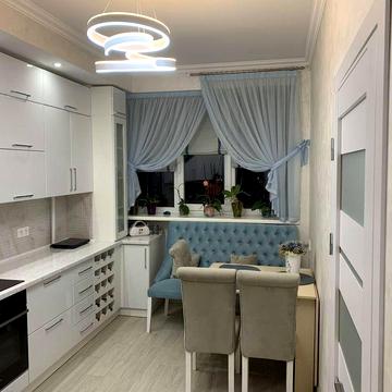 Здається квартира 1 кімнатна вул Вокзальна 54 Б 47м²  з ремонтом меблями та технікою 350$ місяць, перша здача, якщо цікавить набирайте.
Гарного дня