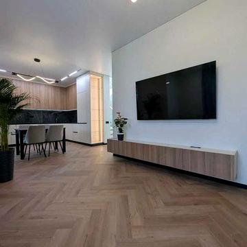 Укомплектований дуплекс з авторським ремонтом та меблями