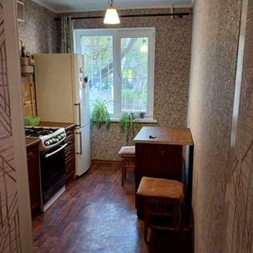 Сдается 2 комнатная  квартира