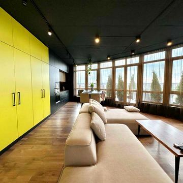 Ексклюзивна квартира з великою терасою і неймовірним видом на місто