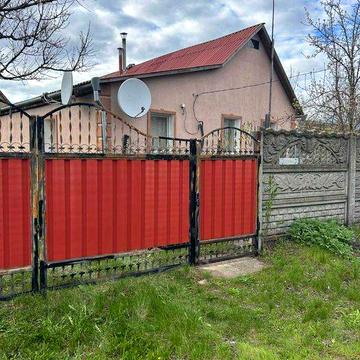 Продаж будинку з великою ділянкою
