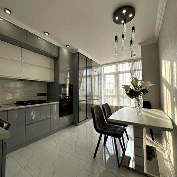 Новесенька 2-кімнатна квартира з панорамним видом і заходами сонця (перша здача)